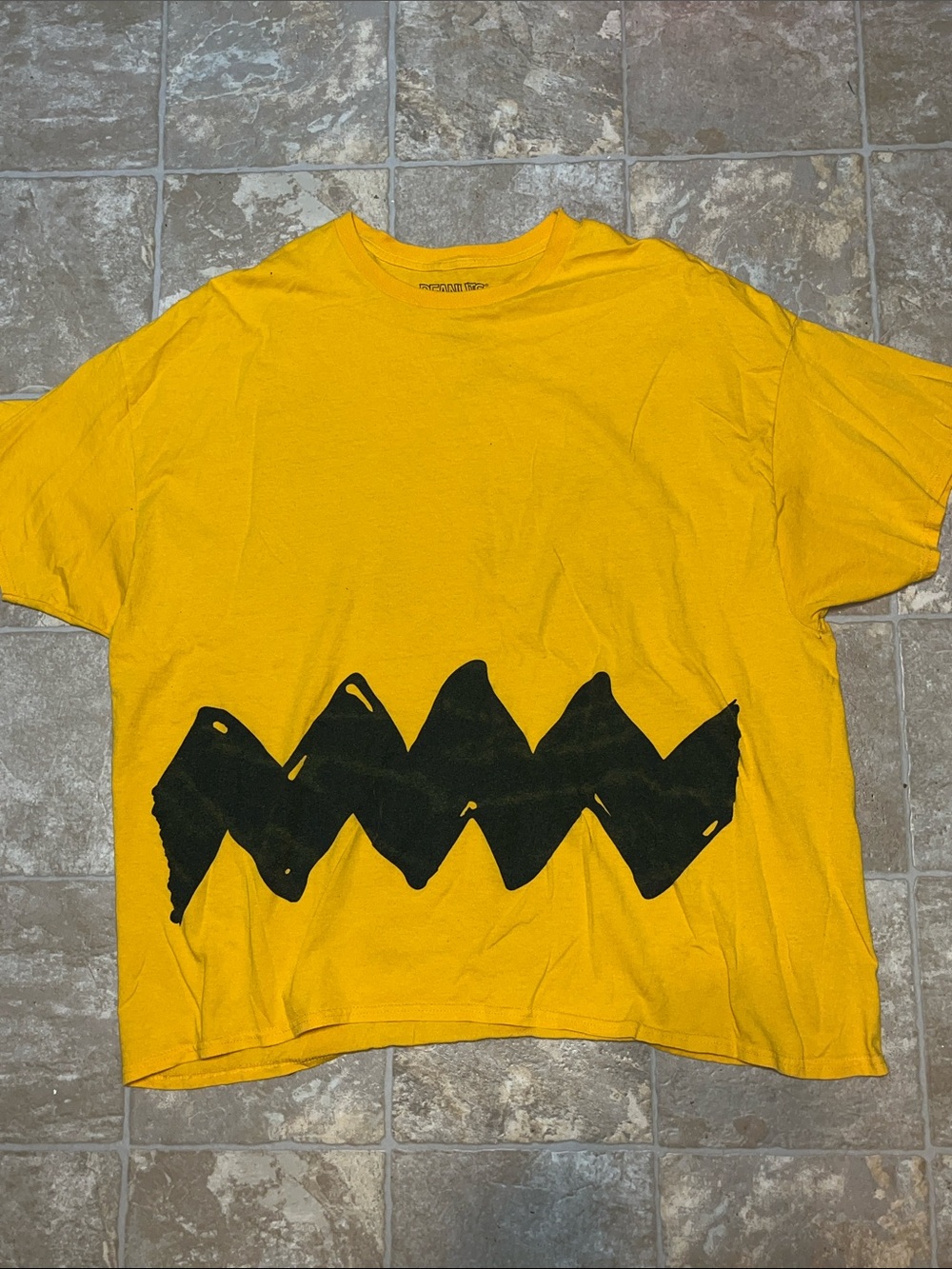 Peanuts Yellow Short-Sleeve Tee with Black Zigzag Graphic